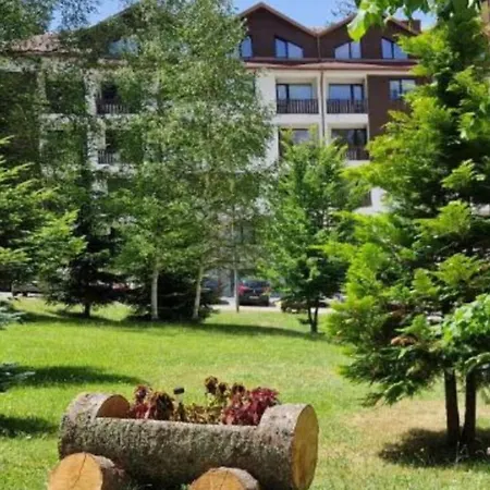 Апартамент Pinepino Borovets, Gardens A60 Боровец